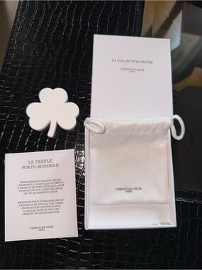 Authentic NEW DIOR clover display charm w/box